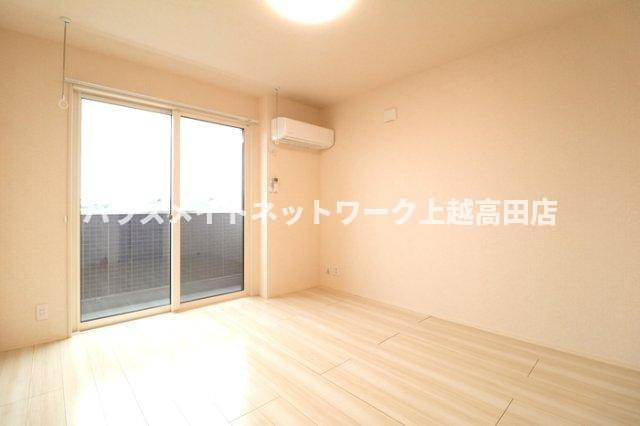 レフィナード Ｃの居間・リビング|リビング