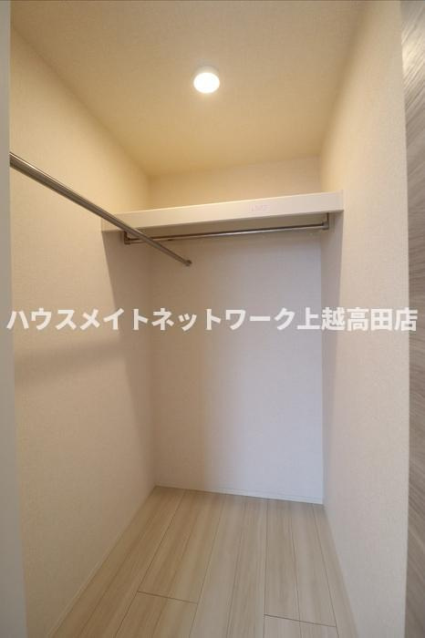 レフィナード Ｃの収納|ウォークインクローゼット
