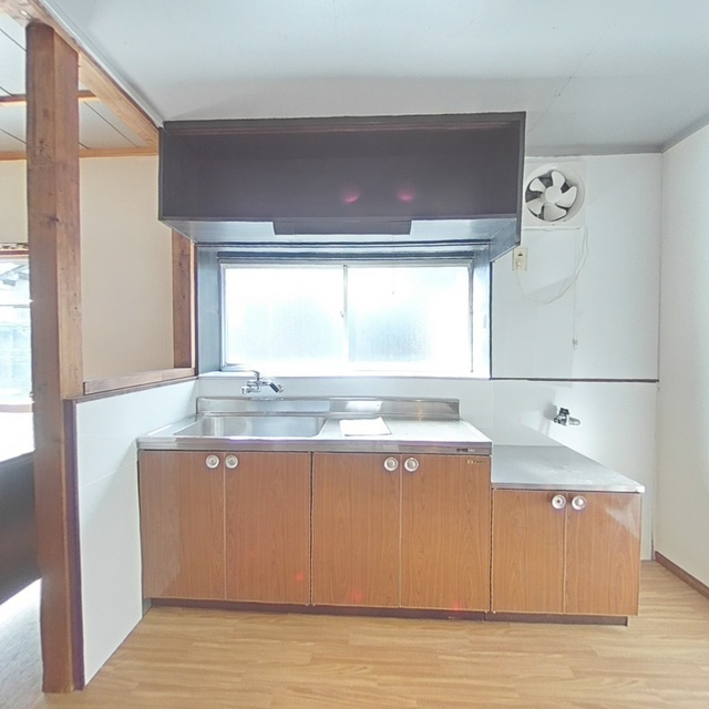 本巣市仏生寺貸家　南のキッチン