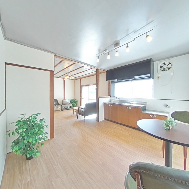 本巣市仏生寺貸家　南の居間・リビング