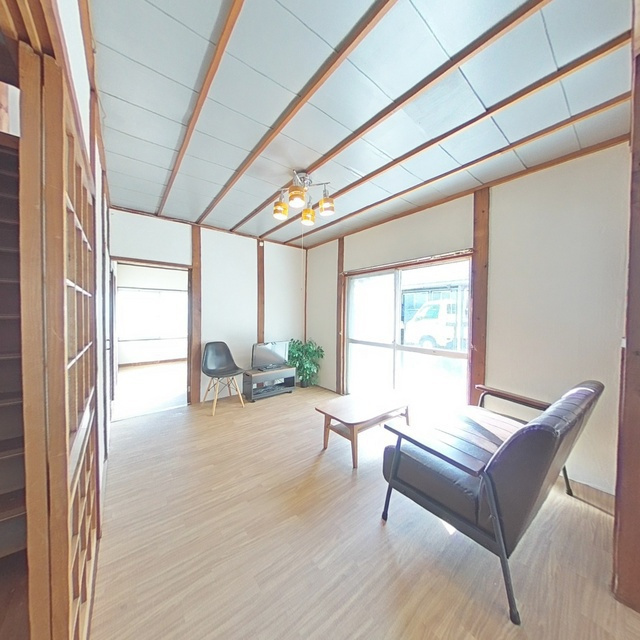 本巣市仏生寺貸家　南の居間・リビング