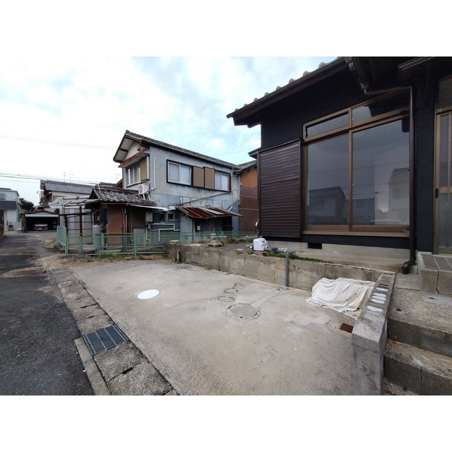 岐阜市手力町の一戸建ての駐車場