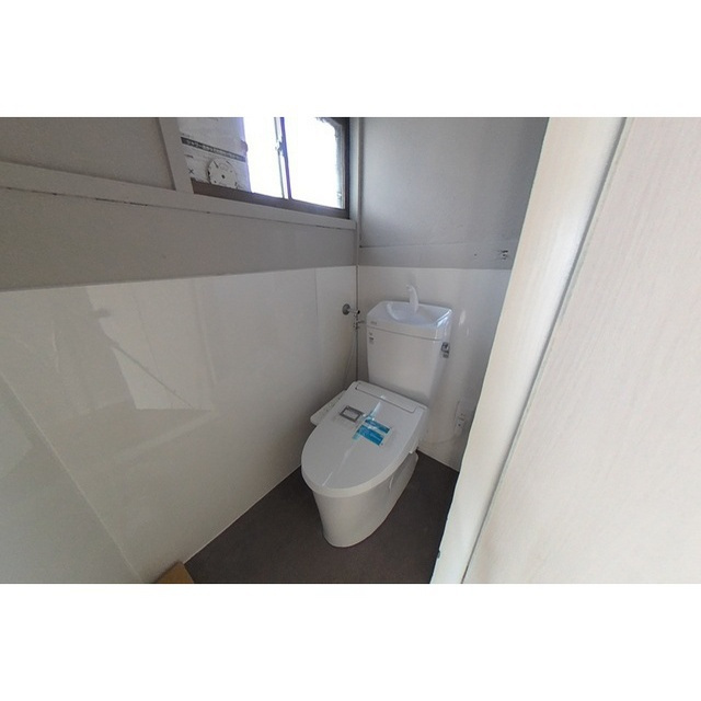 岐阜市手力町の一戸建てのトイレ