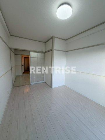 ガーデンハイツ神山の洋室