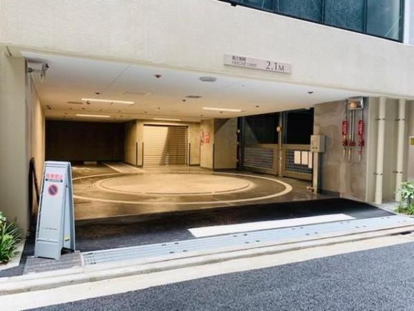 【駐車場】