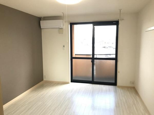 メゾン　グランベルの洋室