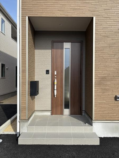 豊田市朝日町第6　全4棟・3号棟の玄関|訪れる人を心地よく迎え入れます。