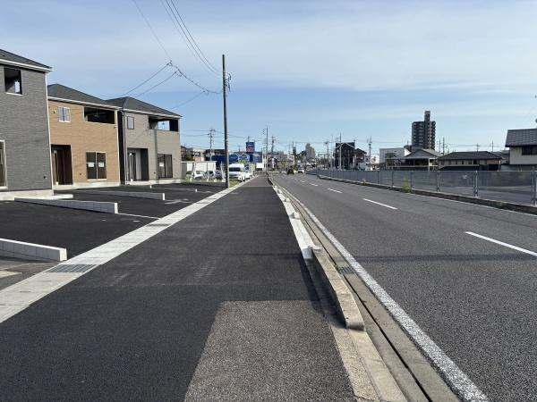 豊田市朝日町第6　全4棟・4号棟の前面道路含む現地写真|前面道路です。
