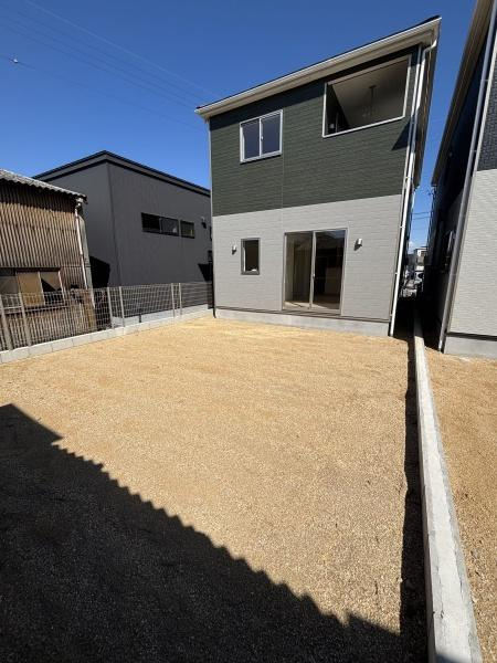 碧南市福清水町４丁目の新築一戸建の庭|遊びやＢＢＱなど、想像が膨らむお庭。