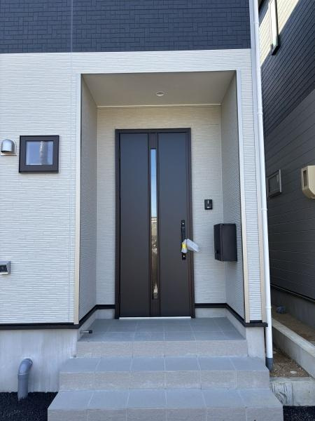 碧南市福清水町第1　全3棟・2号棟の玄関|訪れる人を心地よく迎え入れます。