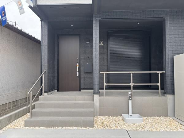 安城市安城町名広　全2棟・1号棟の玄関|訪れる人を心地よく迎え入れます。
