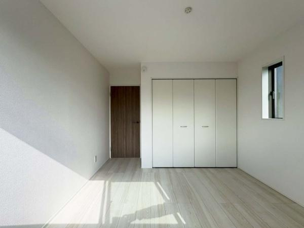 相模原市緑区下九沢の新築一戸建の子供部屋|お子様部屋にちょうど良い広さの洋室ですね。