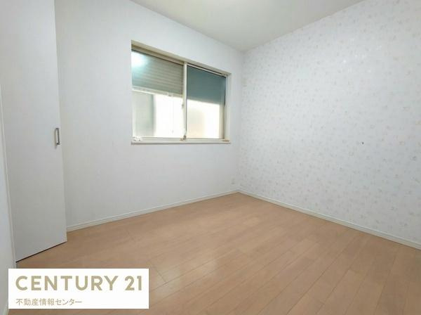 【洋室】 | 泉尾３丁目　中古戸建 | ※画像はAI加工により家具、小物を消去してます。