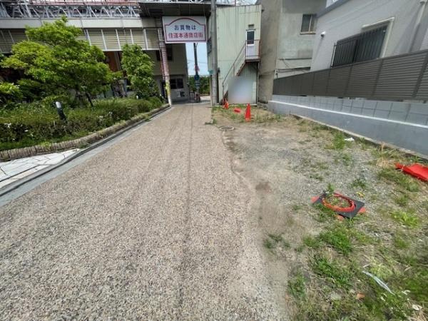 【前面道路含む現地写真】