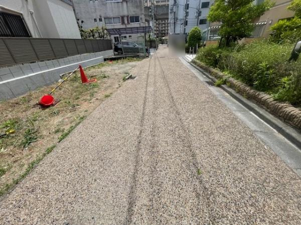 【前面道路含む現地写真】