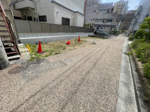 【前面道路含む現地写真】