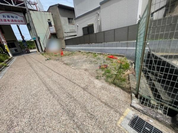 【前面道路含む現地写真】