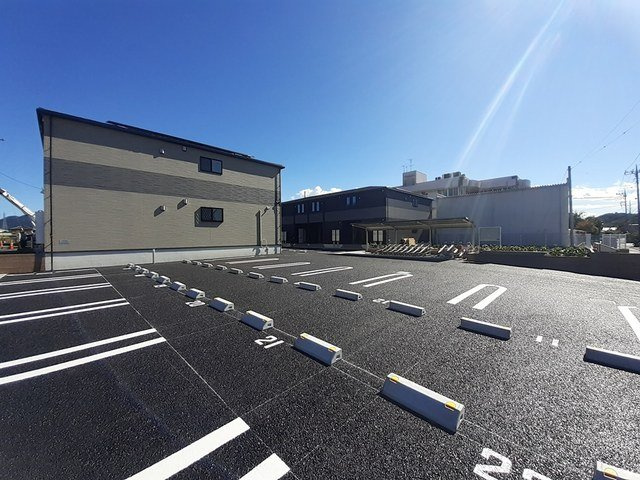 ルーエ　ハイツ　Ⅰの駐車場