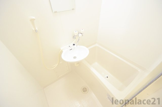 レオパレスドリームパンションの浴室|設備・使用は号室により異なる為、現況を優先致します。