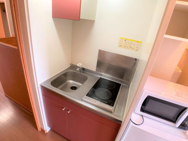 レオパレスチェリのキッチン|設備・使用は号室により異なる為、現況を優先致します。