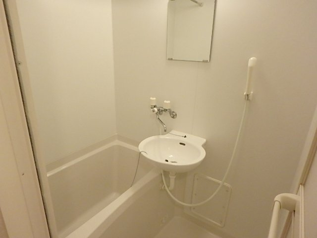 レオパレスプロヴァンス００９の浴室