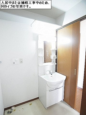 【洗面所】 | ファミーユ ウエスト | ファミーユ ウエスト 201号-9