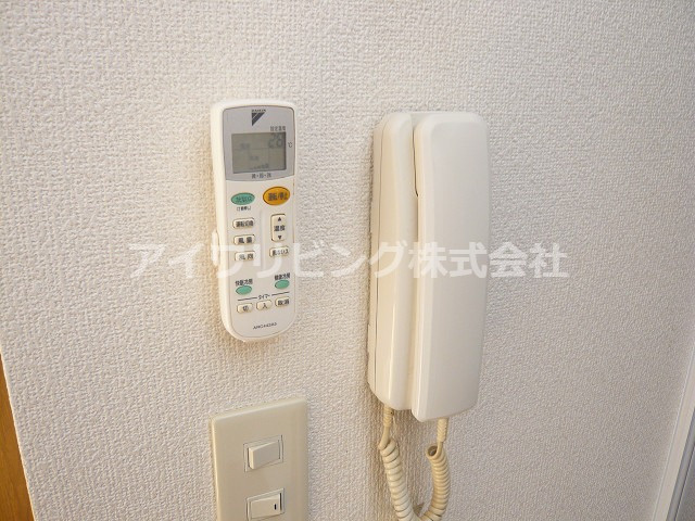 コーポリリーの設備|インターホン完備【コーポリリー】