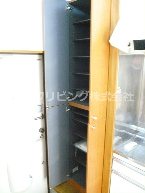 コーポリリーの収納|シューズボックスあり【コーポリリー】