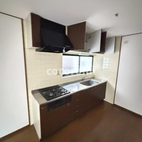 招堤南町　車庫付戸建のキッチン