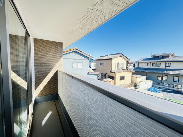 新築　佐波郡玉村町1期　2号棟のバルコニー|現地写真　日当たりの良いバルコニーは気持ちよく洗濯物が干せます♪							
							
					
　　　