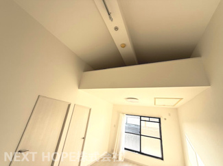 【居間・リビング】 | パールヒル尼崎　最上階角部屋・リフォーム済 | リビングの上部はロフトになっております♪