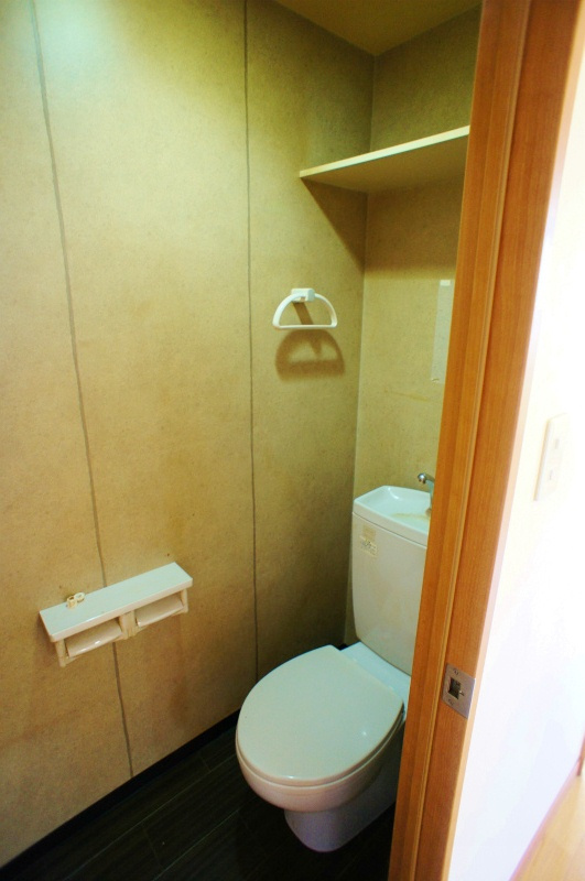 久留米市荒木町荒木の賃貸マンションのトイレ|落ち着いたトイレです