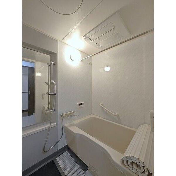 ライオンズガーデン勝川の浴室