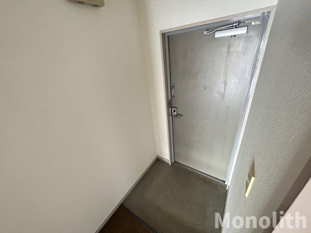 グローリー北豊中の玄関