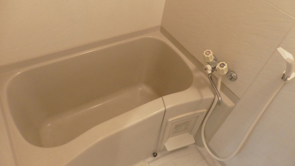 ウイングコート久留米の浴室|落ち着いた空間のお風呂です