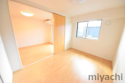 【洋室】 | ハイソラーレⅠ