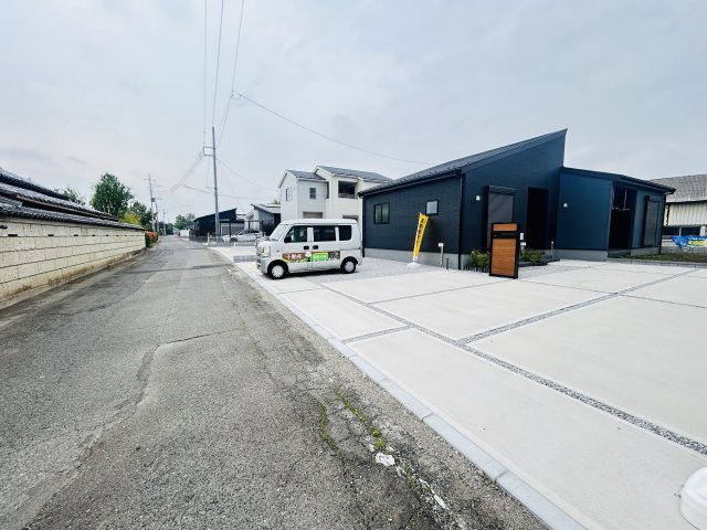 新築　伊勢崎市国定町第3　Livele Garden.S　2号棟の駐車場|現地写真　駐車スペースは2台分可能です！

