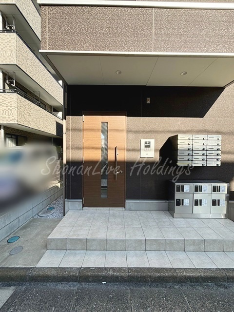 大和市大和東２丁目のアパートのエントランス|毎日通るエントランス♪