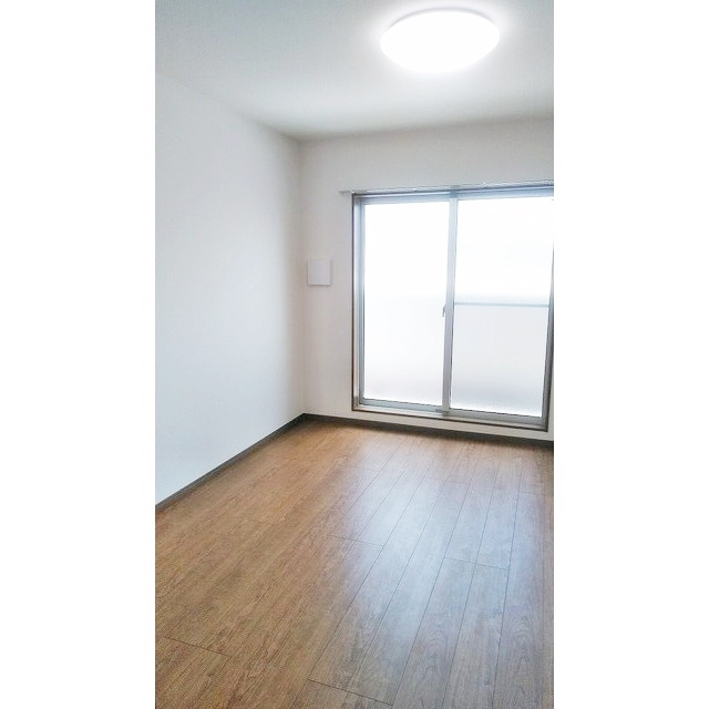 大和市大和東２丁目のアパートの居間・リビング|使いやすいリビングになります♪