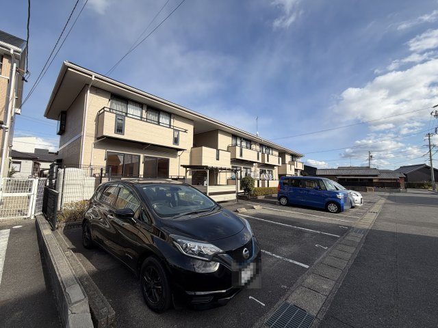 岡崎市赤渋町字西河原のアパートの駐車場