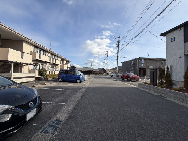 岡崎市赤渋町字西河原のアパートの駐車場