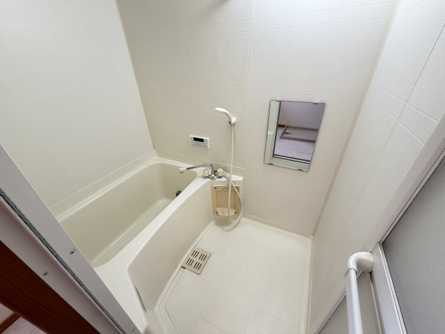 岡崎市赤渋町字西河原のアパートの浴室