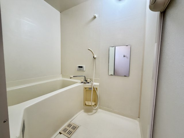 岡崎市赤渋町字西河原のアパートの浴室