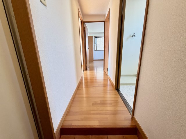 岡崎市赤渋町字西河原のアパートの玄関