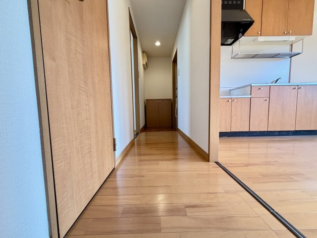 岡崎市赤渋町字西河原のアパートの内装