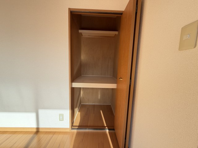 岡崎市赤渋町字西河原のアパートの収納