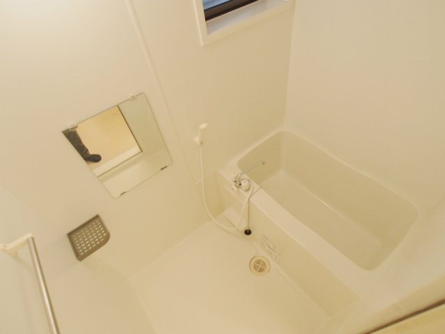 リビングタウン宮の町A棟の浴室