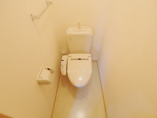 リビングタウン宮の町A棟のトイレ