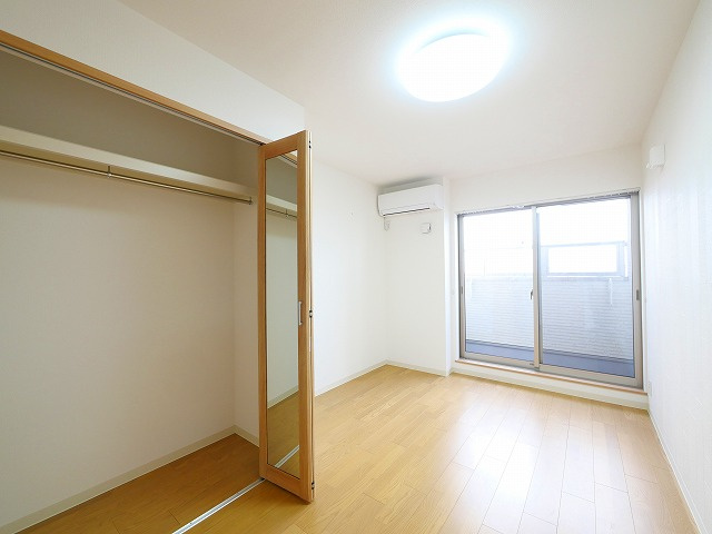 クレアール小泉東Ⅰの洋室