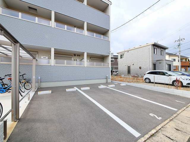 クレアール小泉東Ⅰの駐車場